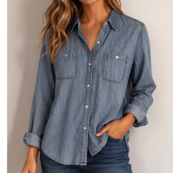 Old Navy Tops - Old Navy Women’s Chambray Denim Shirt Large